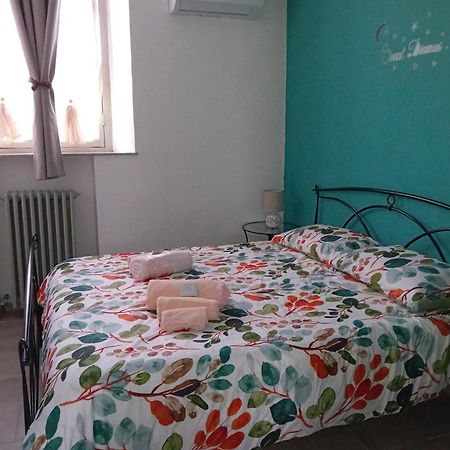 Petite Maison Асти Екстериор снимка